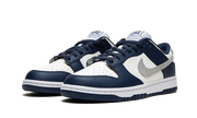 Kup oryginalne Dunk Low Summit White Midnight Navy FD9749-400 - widok z drugiego boku - Sneakersy
