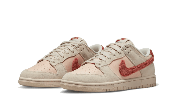 Dunk Low Terry Swoosh - Kup oryginalne Dunk Low Terry Swoosh DZ4706-200 - widok z drugiego boku - Sneakersy