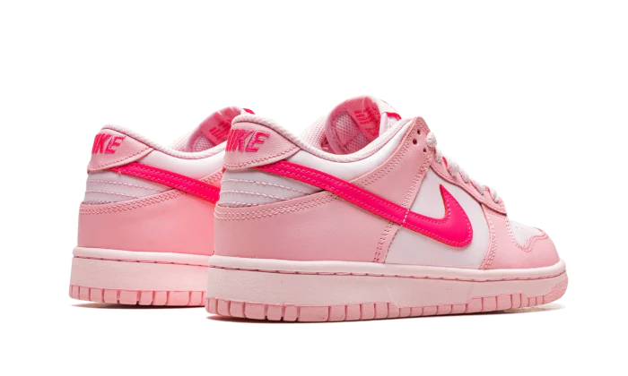 100% Oryginalne Dunk Low Triple Pink (Barbie) - widok z tyłu - 585.00 PLN