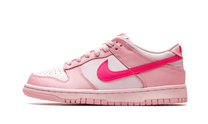Nike Dunk Low Triple Pink (Barbie) różowy - widok główny z boku | Saturaise.com