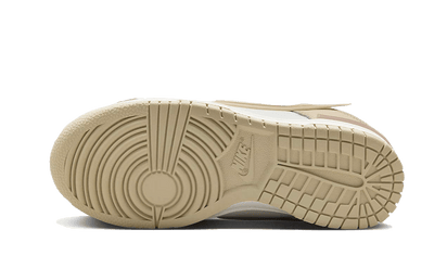 Buty Nike Dunk Low Twist Sanddrift - widok z przodu - Rozmiary EU