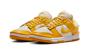Kup oryginalne Dunk Low Twist Vivid Sulfur DZ2794-100 - widok z drugiego boku - Sneakersy