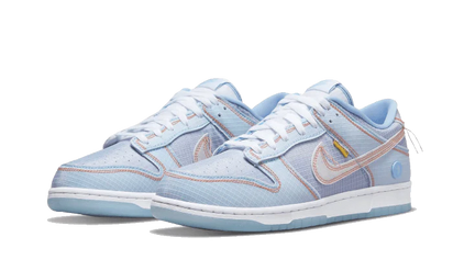 Kup oryginalne Dunk Low Union Passport Pack Argon DJ9649-400 - widok z drugiego boku - Sneakersy