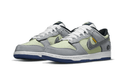 Kup oryginalne Dunk Low Union Passport Pack Pistachio DJ9649-401 - widok z drugiego boku - Sneakersy