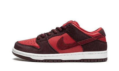 Nike SB Dunk Low Cherry