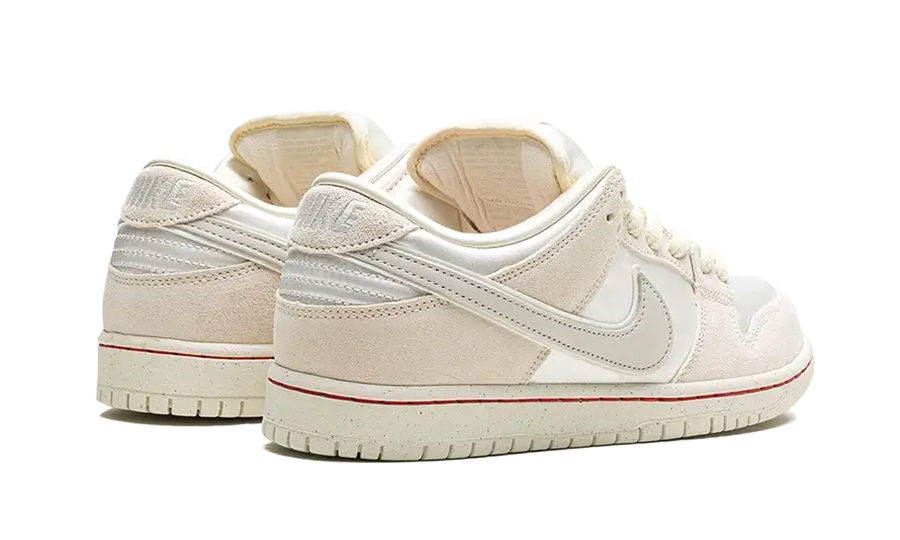 Buty Yeezy Nike SB Dunk Low City Of Love Light Bone - widok z przodu - Rozmiary EU