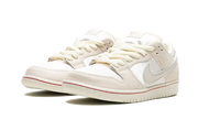 Kup oryginalne Nike SB Dunk Low City Of Love Light Bone FZ5654-100 - widok z drugiego boku - Sneakersy