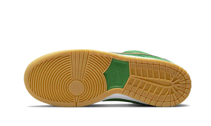 Buty Nike SB Dunk Low Pro St. Patrick's Day (2022) - widok z przodu - Rozmiary EU