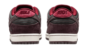 100% Oryginalne Riot Skateshop x Nike SB Dunk Low "Mahogany" - widok z tyłu - 720.00 PLN