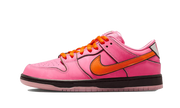 Nike SB Dunk Low The Powerpuff Girls Blossom biały-czerwony - widok główny z boku | Saturaise.com