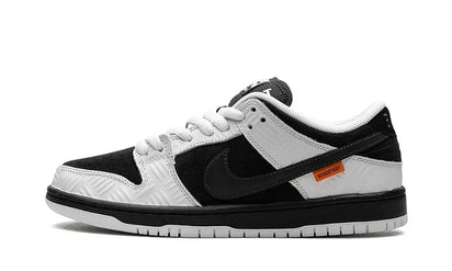 Nike SB Dunk Low Tightbooth