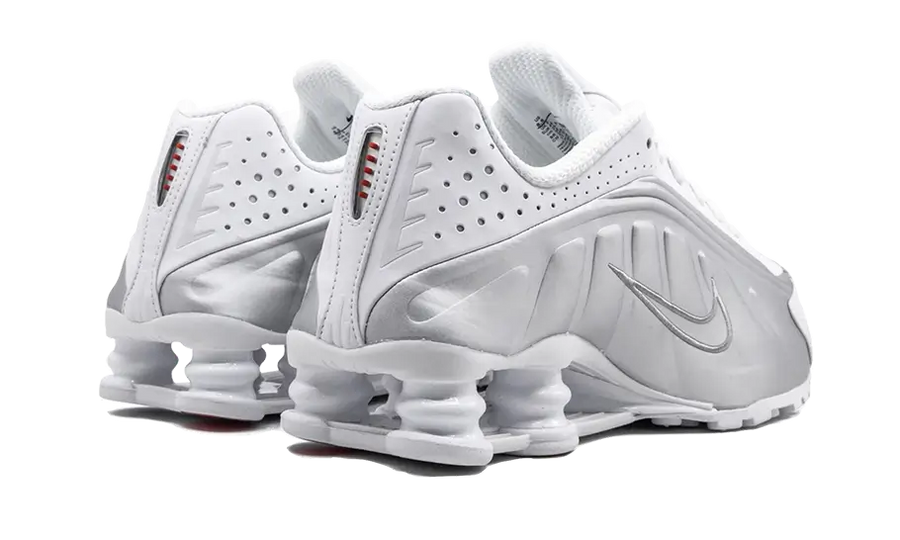 Buty Nike Shox R4 White Metallic Silver - widok z przodu - Rozmiary EU