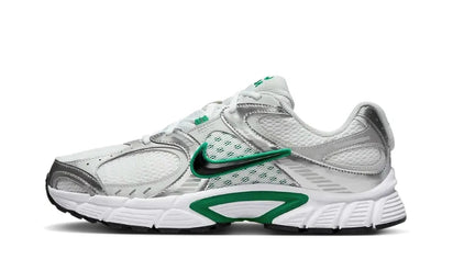 Nike Nike V5 RNR White Malachite czarny-biały - widok główny z boku | Saturaise.com
