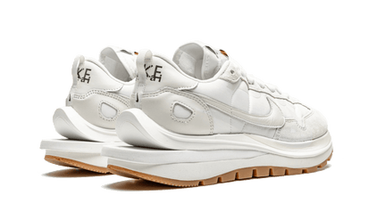 Buty Sacai Vaporwaffle Sacai Sail Gum - widok z przodu - Rozmiary EU