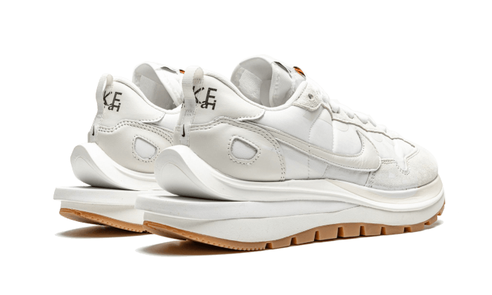 Buty Sacai Vaporwaffle Sacai Sail Gum - widok z przodu - Rozmiary EU