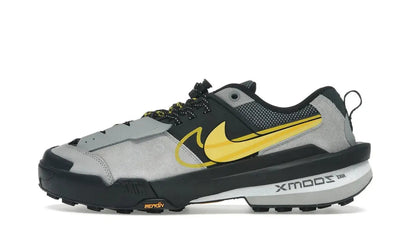 Nike Nike Zegamadome SP sacai Matte Silver Yellow multi-color - widok główny z boku | Saturaise.com
