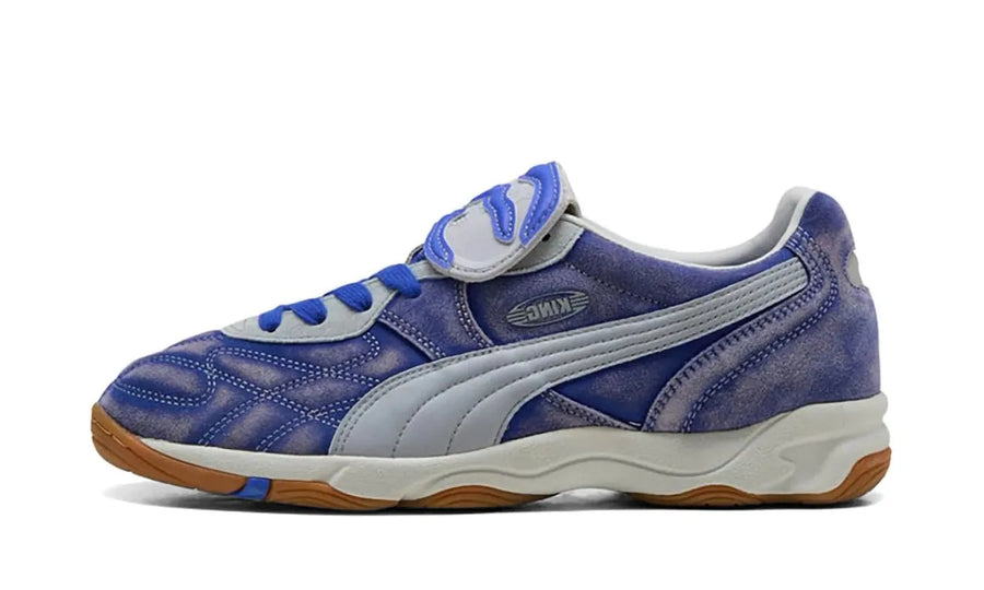 Puma Puma King Indoor KidSuper Dart Blue niebieski-szary - widok główny z boku | Saturaise.com