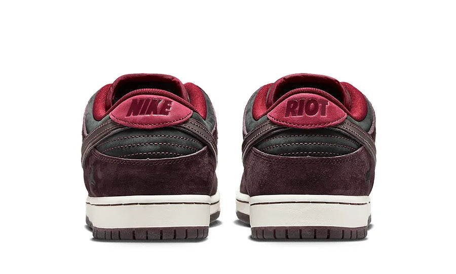 Riot Skateshop x Nike SB Dunk Low "Mahogany" - zdjęcie 3