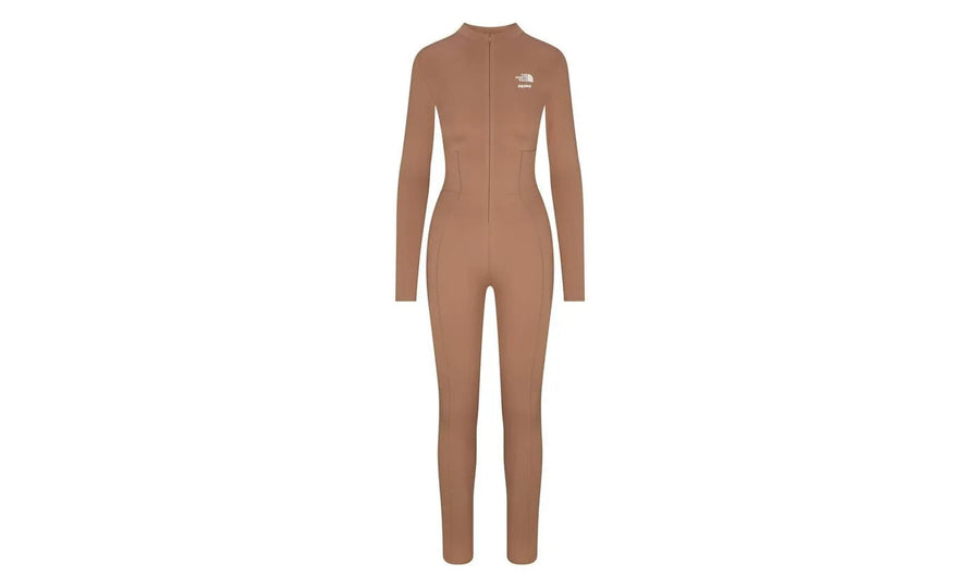 The North Face SKIMS x TNF Refina Bodysuit Sienna - widok główny z boku | Saturaise.com
