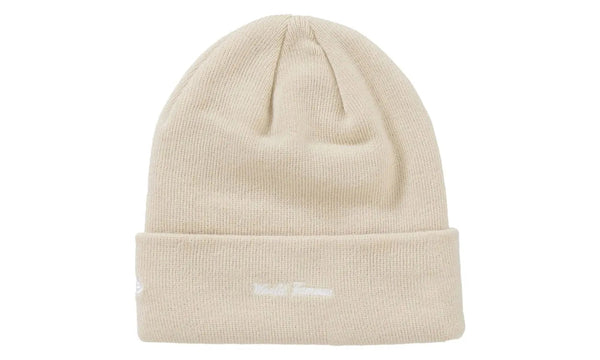 Supreme New Era Box Logo Beanie (FW24) Stone - Supreme New Era Box Logo Beanie (FW24) Stone - widok z drugiego boku - Markowe dodatki