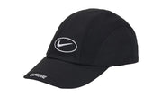 Nike Supreme Nike Running Hat Black - widok główny z boku - Akcesoria