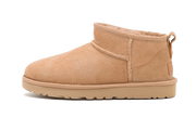 UGG UGG Classic Ultra Mini Boot Chestnut biały-brązowy - widok główny z boku | Saturaise.com