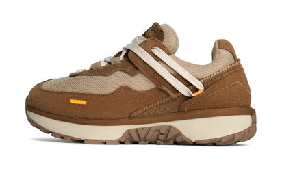 UGG UGG RetroFi Low Chestnut brązowy - widok główny z boku | Saturaise.com
