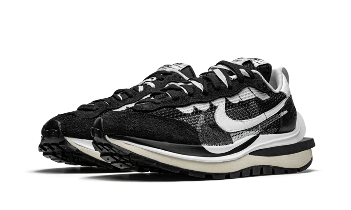 Kup oryginalne Vaporwaffle Sacai Black White - widok z drugiego boku - Sneakersy