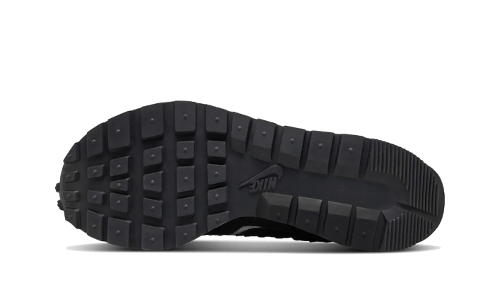 Buty Sacai Vaporwaffle Sacai Jean Paul Gaultier Black White - widok z przodu - Rozmiary EU