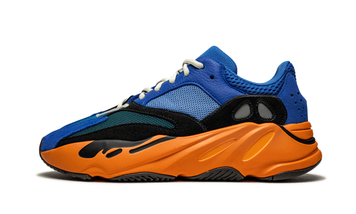 Adidas Yeezy 700 Bright Blue niebieski-pomarańczowy - widok główny z boku | Saturaise.com