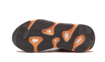 100% Oryginalne Yeezy 700 Enflame Amber - widok z tyłu - 970.00 PLN
