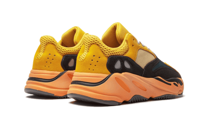 Buty Adidas Yeezy 700 Sun - widok z przodu - Rozmiary EU