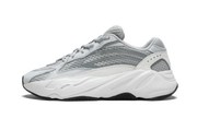 Adidas Yeezy Boost 700 V2 Static biały - widok główny z boku | Saturaise.com