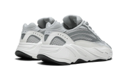 Buty Adidas Yeezy Boost 700 V2 Static - widok z przodu - Rozmiary EU