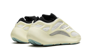 Buty Adidas Yeezy 700 V3 Azael - widok z przodu - Rozmiary EU