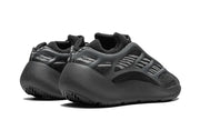 Yeezy 700 V3 Dark Glow - zdjęcie 3