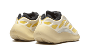 Buty Adidas Yeezy 700 V3 Safflower - widok z przodu - Rozmiary EU