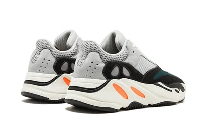 Yeezy 700 Wave Runner Solid Grey - zdjęcie 3