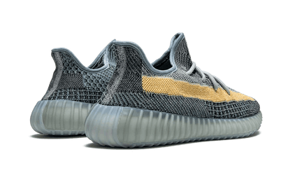 Buty Adidas Yeezy Boost 350 V2 Ash Blue - widok z przodu - Rozmiary EU