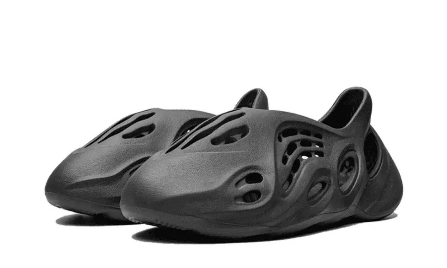 Yeezy Foam RNNR Carbon - zdjęcie 2