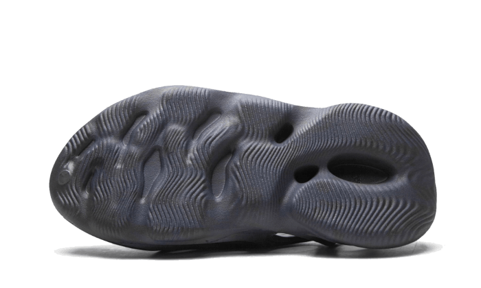 100% Oryginalne Yeezy Foam RNNR Mineral Blue - widok z tyłu - 725.00 PLN