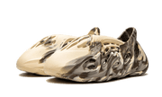 Kup oryginalne Yeezy Foam RNNR MX Clay Cream - widok z drugiego boku - Sneakersy